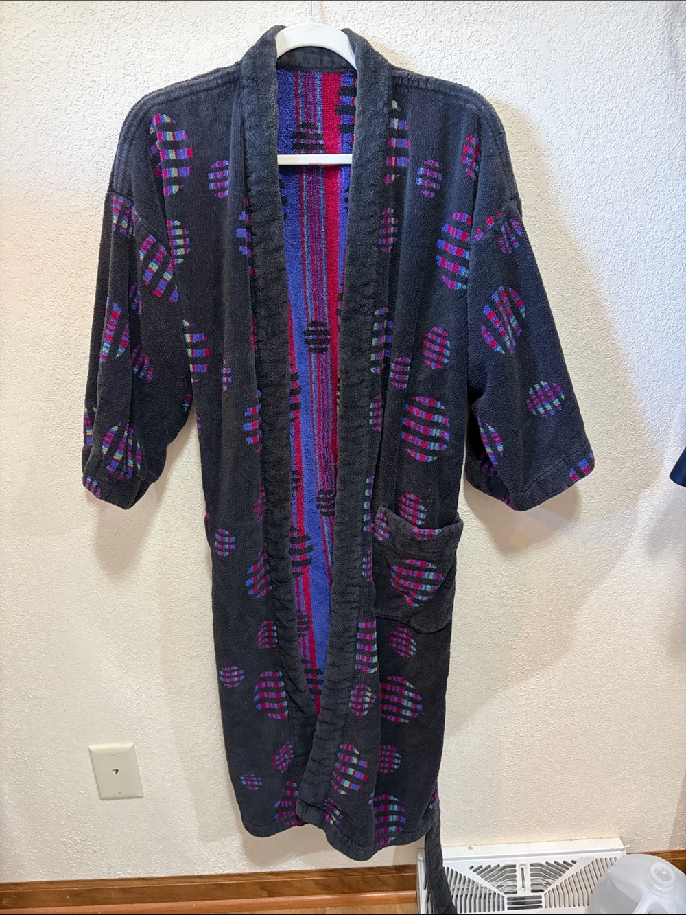 Vintage Women’s Terry Cloth Kimono Robe Geometric Abstract Belted 80s 90s